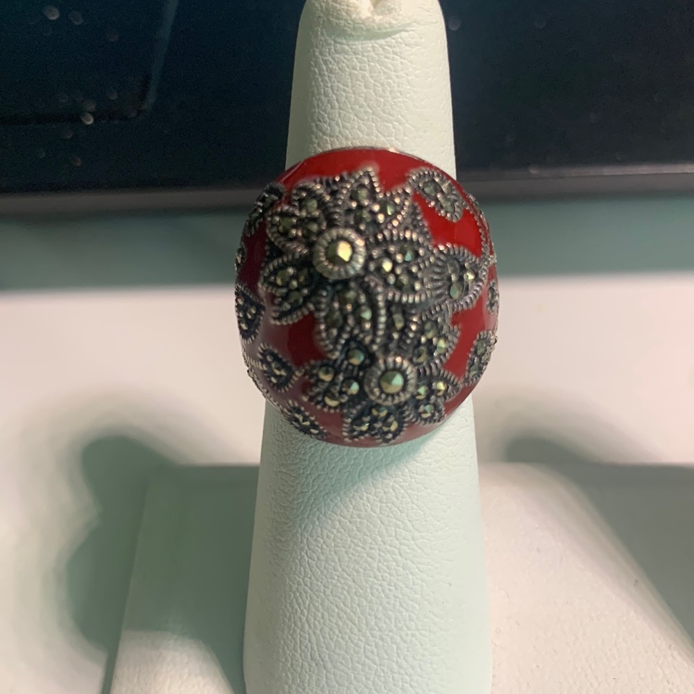 Vintage sterling silver red enamel and marcasites dome design ring Sz 5.75